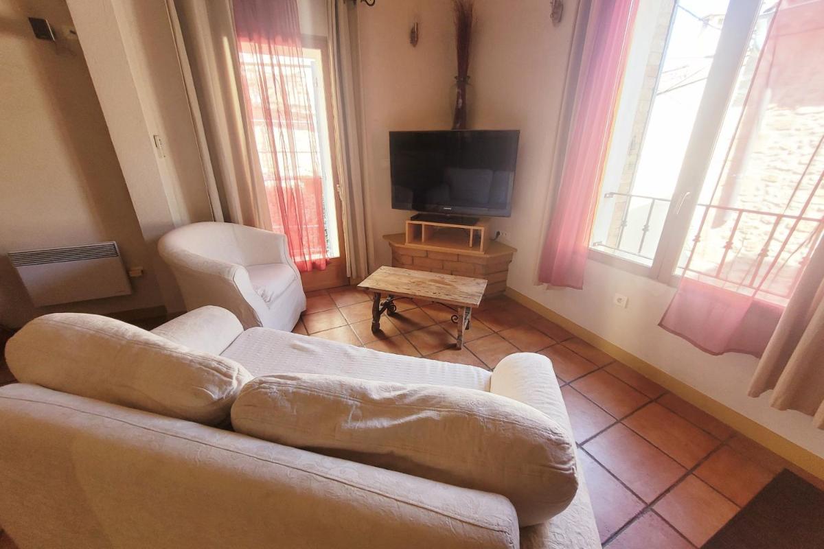 Spacious And Bright House At The Door Of Avignon - Housity