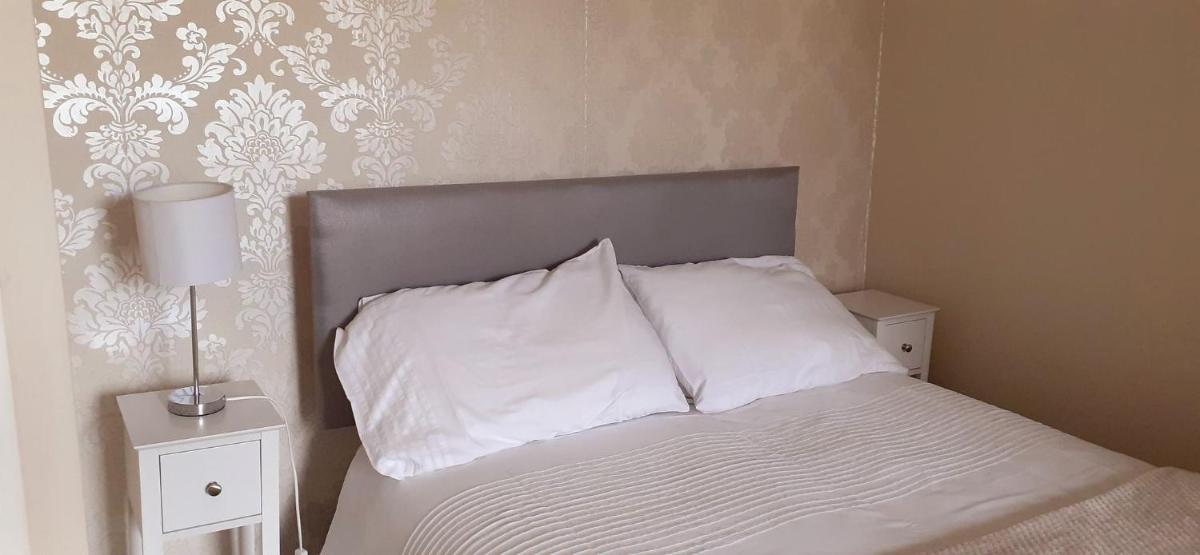 Queens Rooms - Housity