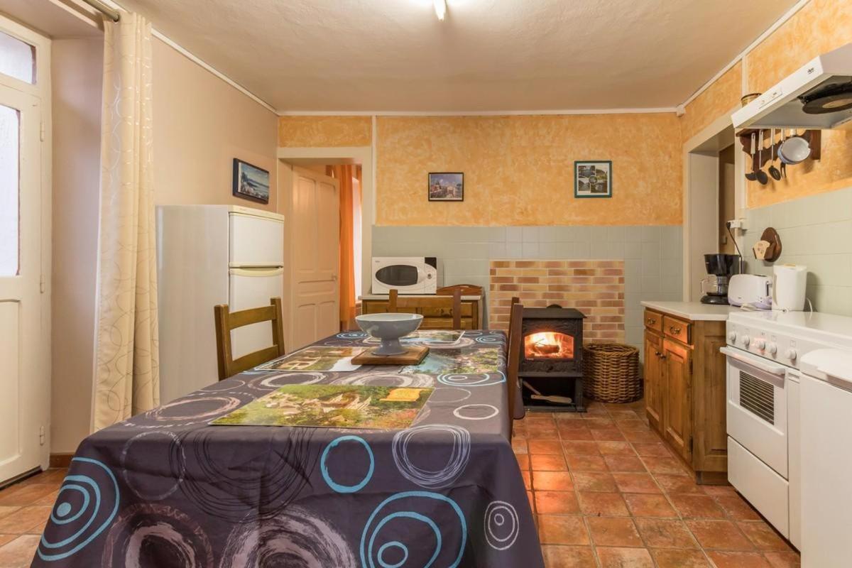 Gîte à Le Haut du Them - Housity