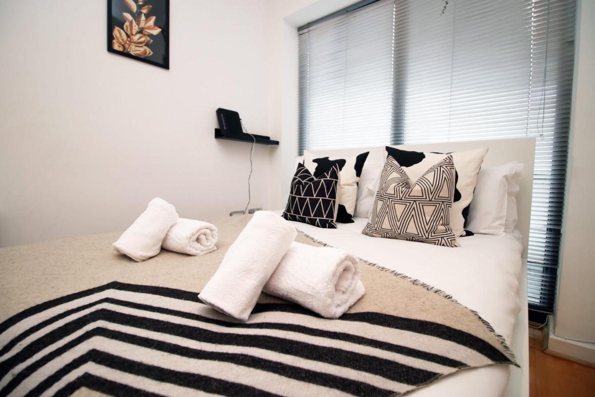 The Hayes by Mia Living 2 bedroom apartment in Cardiff City Centre - Housity