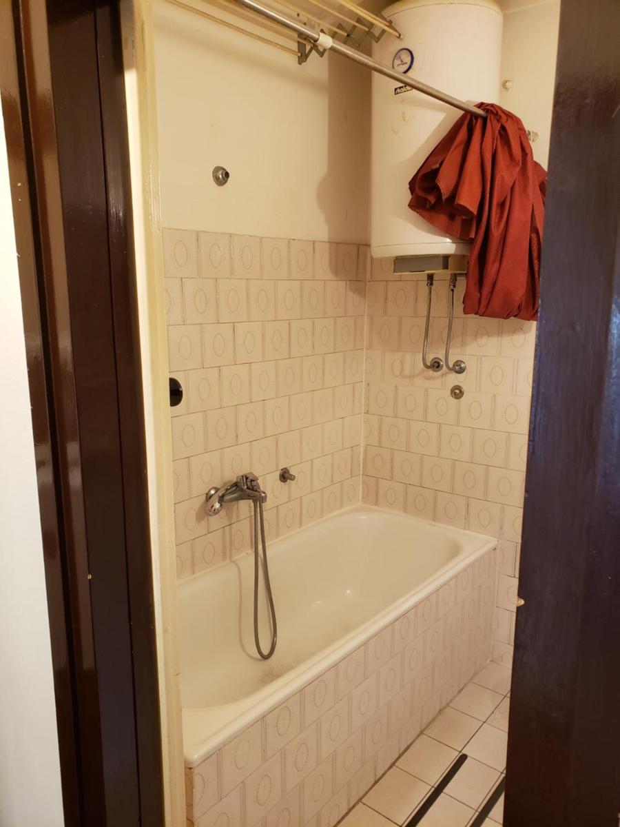 Cozy room in appartment, with shared bathroom,downtown Belgrade - Housity