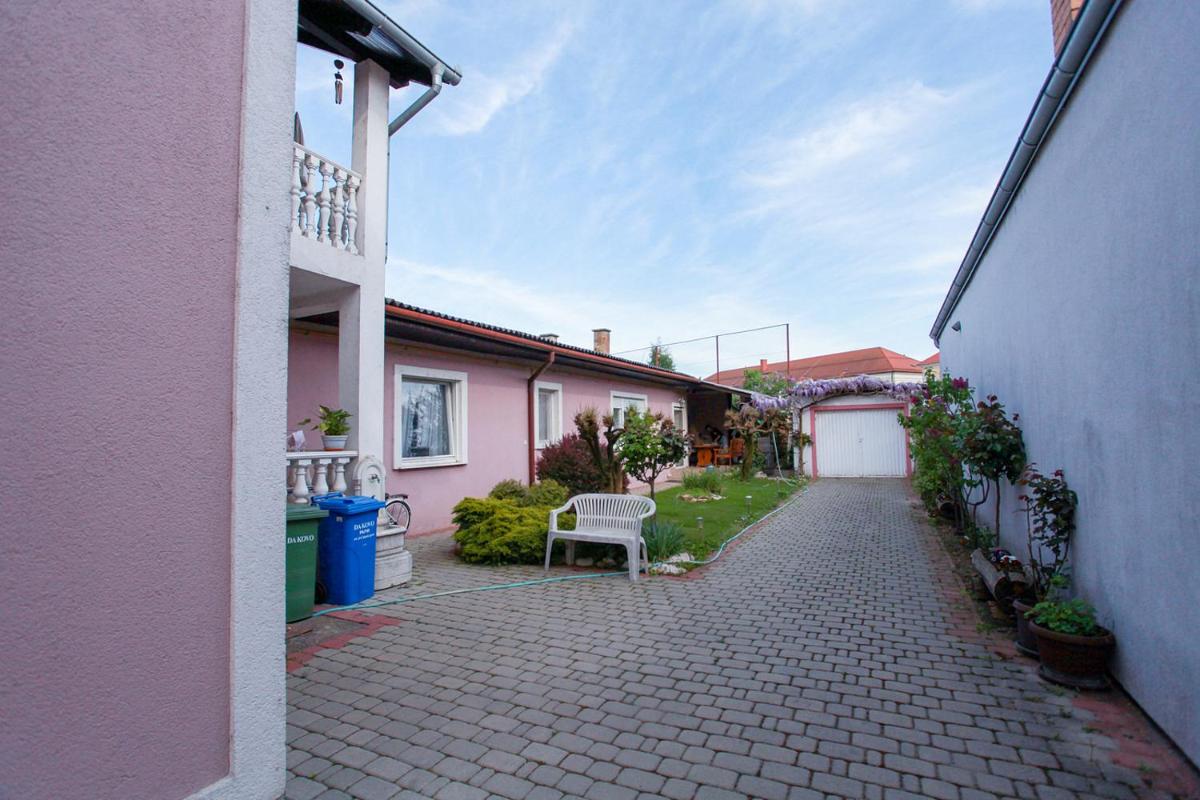 Apartman Ksenija - Housity