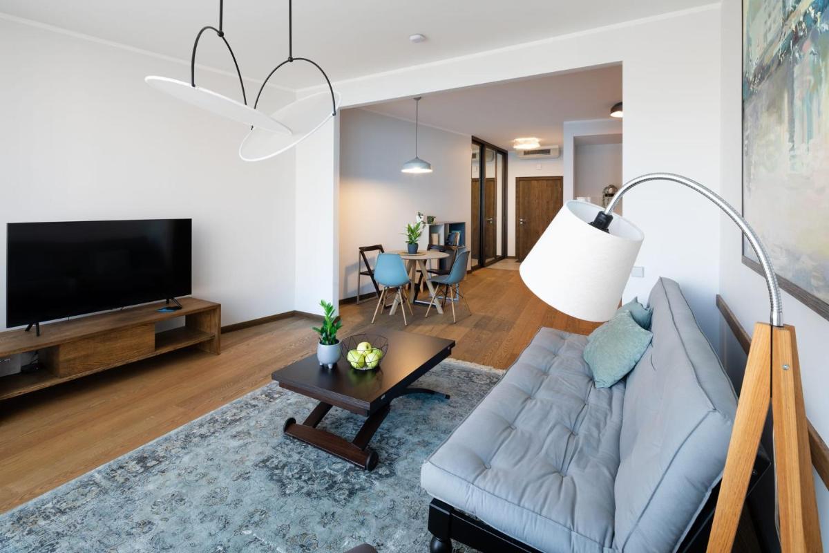 Riga Riverside Spacious One Bedroom Apartment - Hizvo