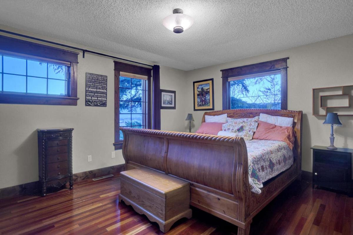 Spacious Family Home in the City - Housity