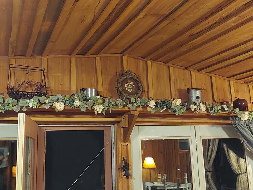 Overlook Cottage - Housity