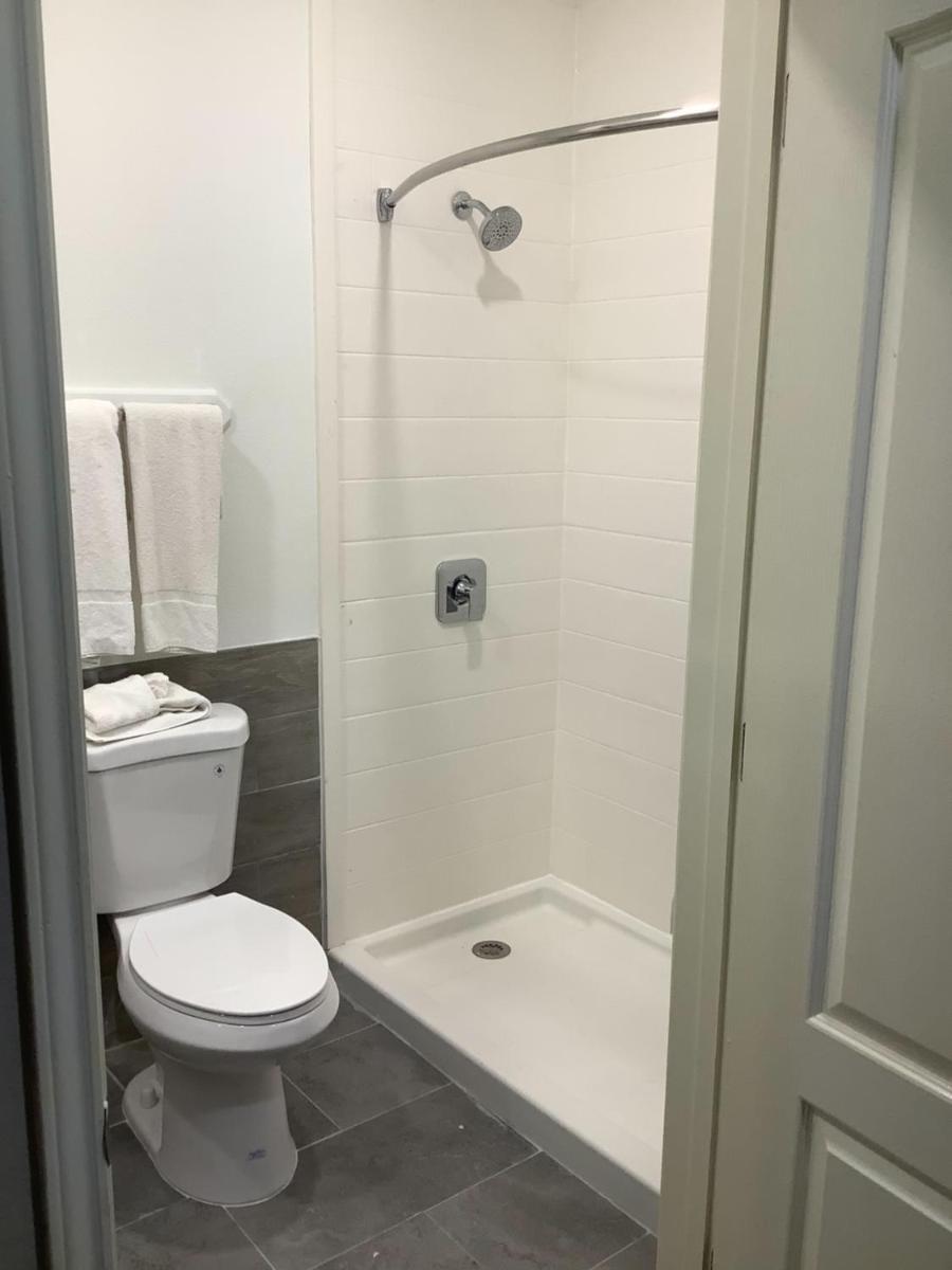 Americas Best Value Inn & Suites San Benito - Housity
