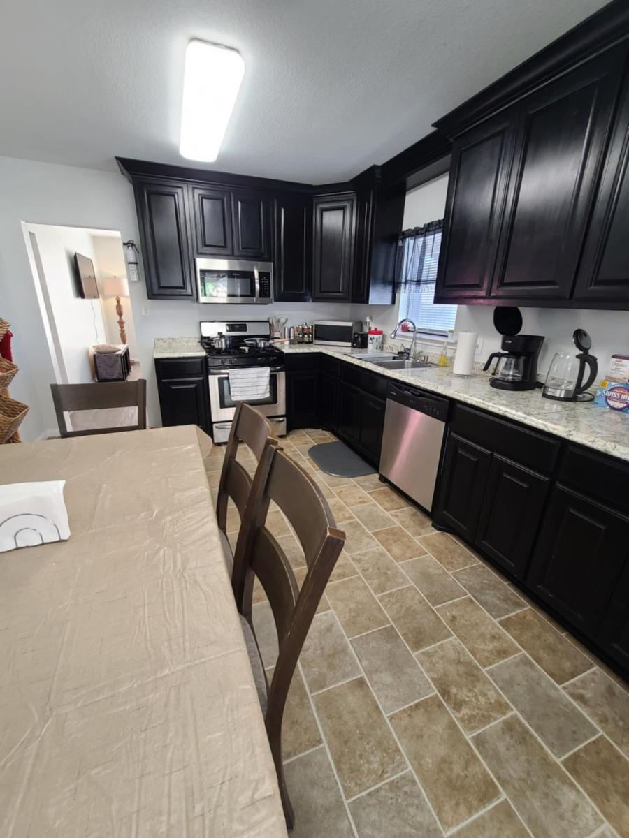 Charming 4 bedroom home - Housity