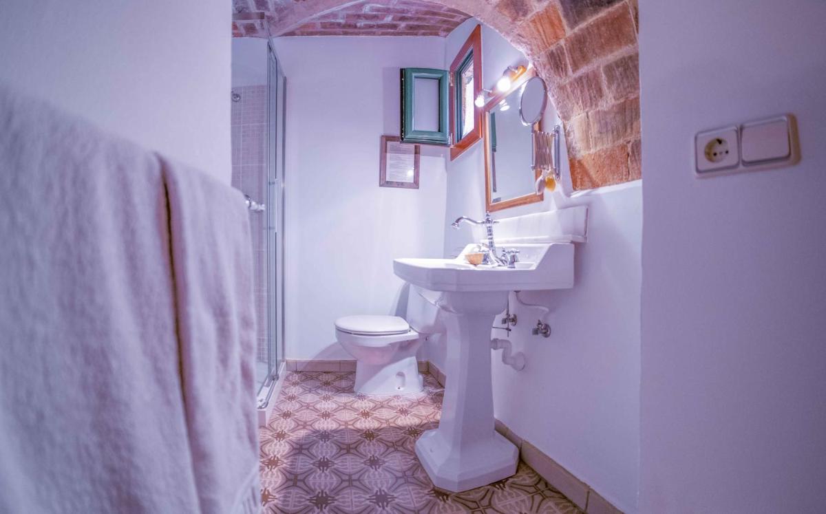 Can Bayre-Casa Rural - Housity