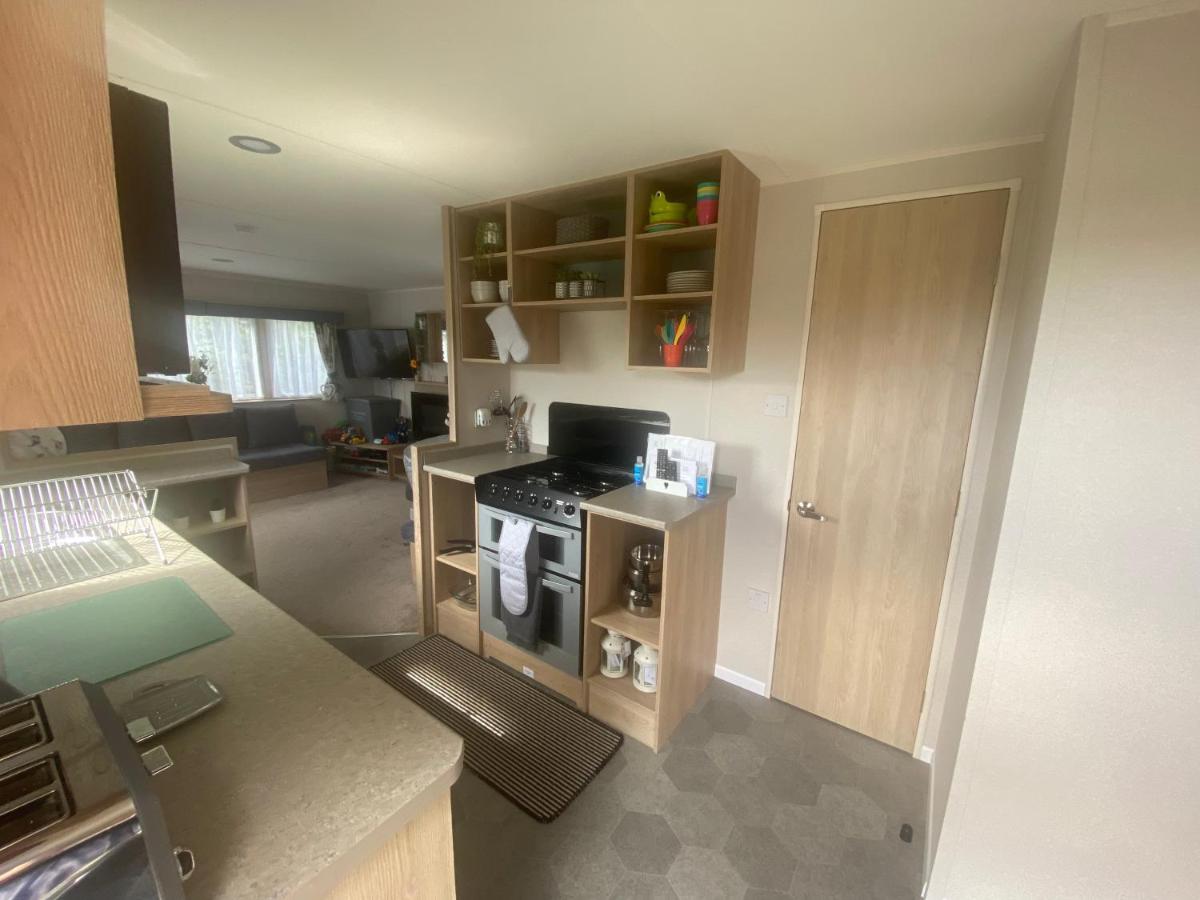 Havens Combe Haven Holiday Park Caravan Hire - The Ridge 275 - Housity