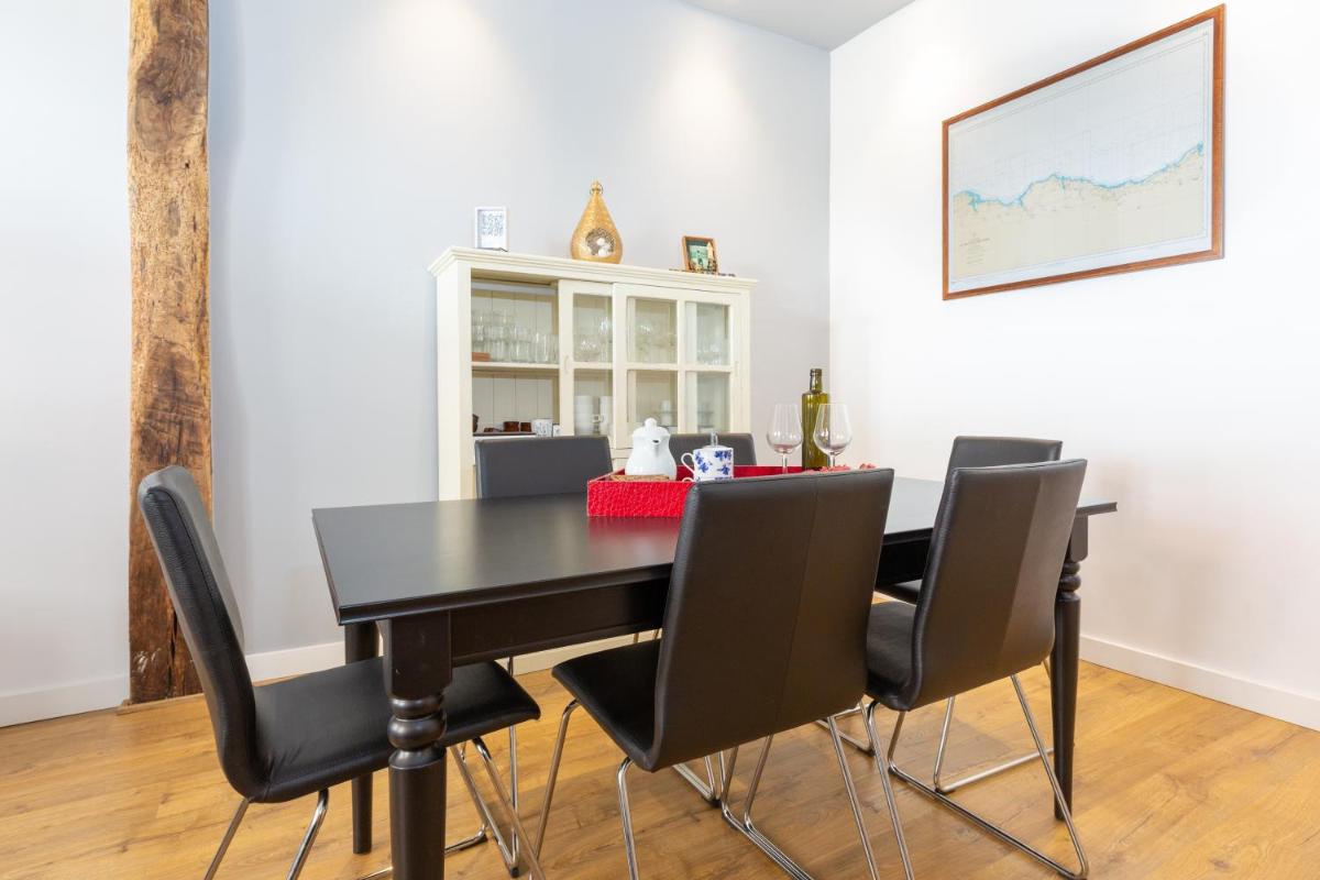 Old Town by Bilbao Living - Housity
