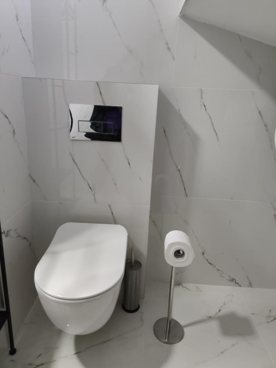 Blue Apartment Riverside - Housity