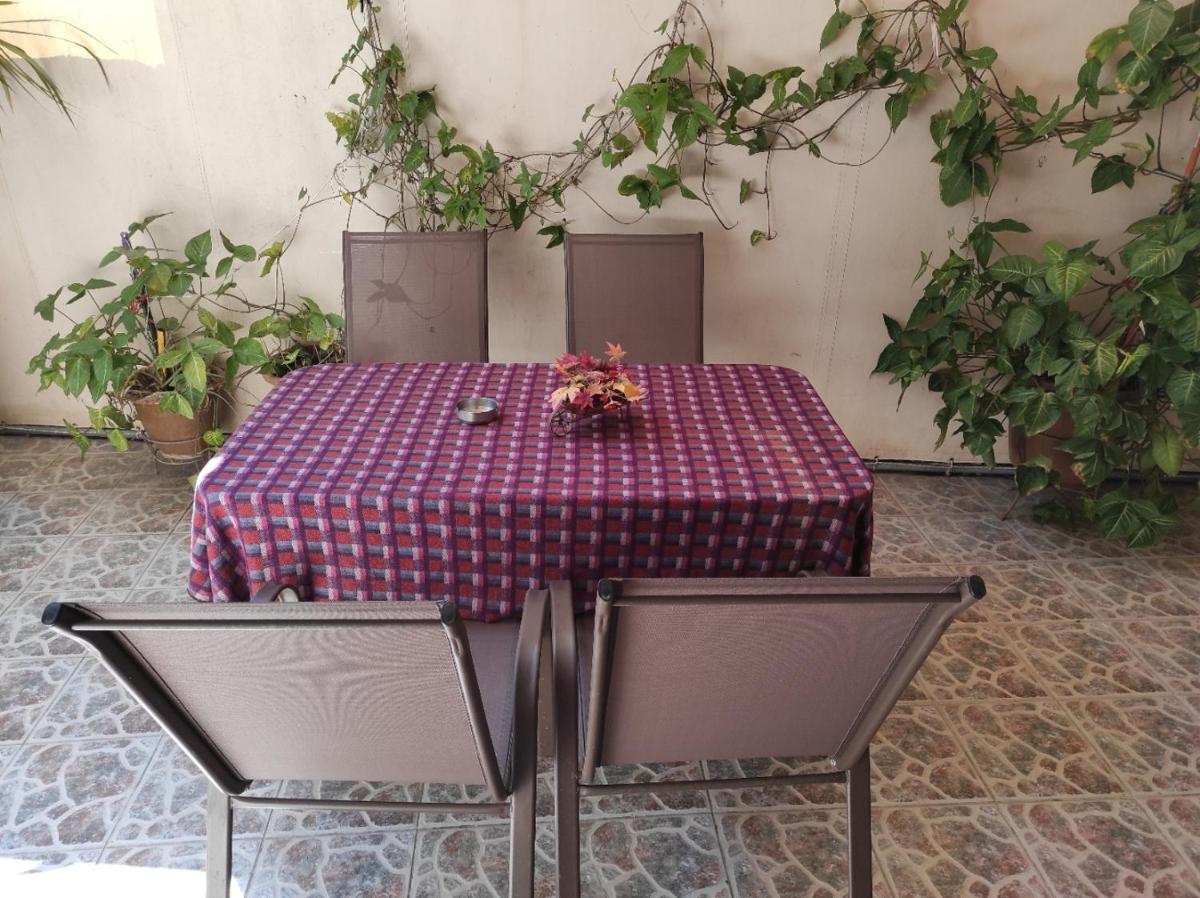 George's & Amalia's appartments 2 - Housity