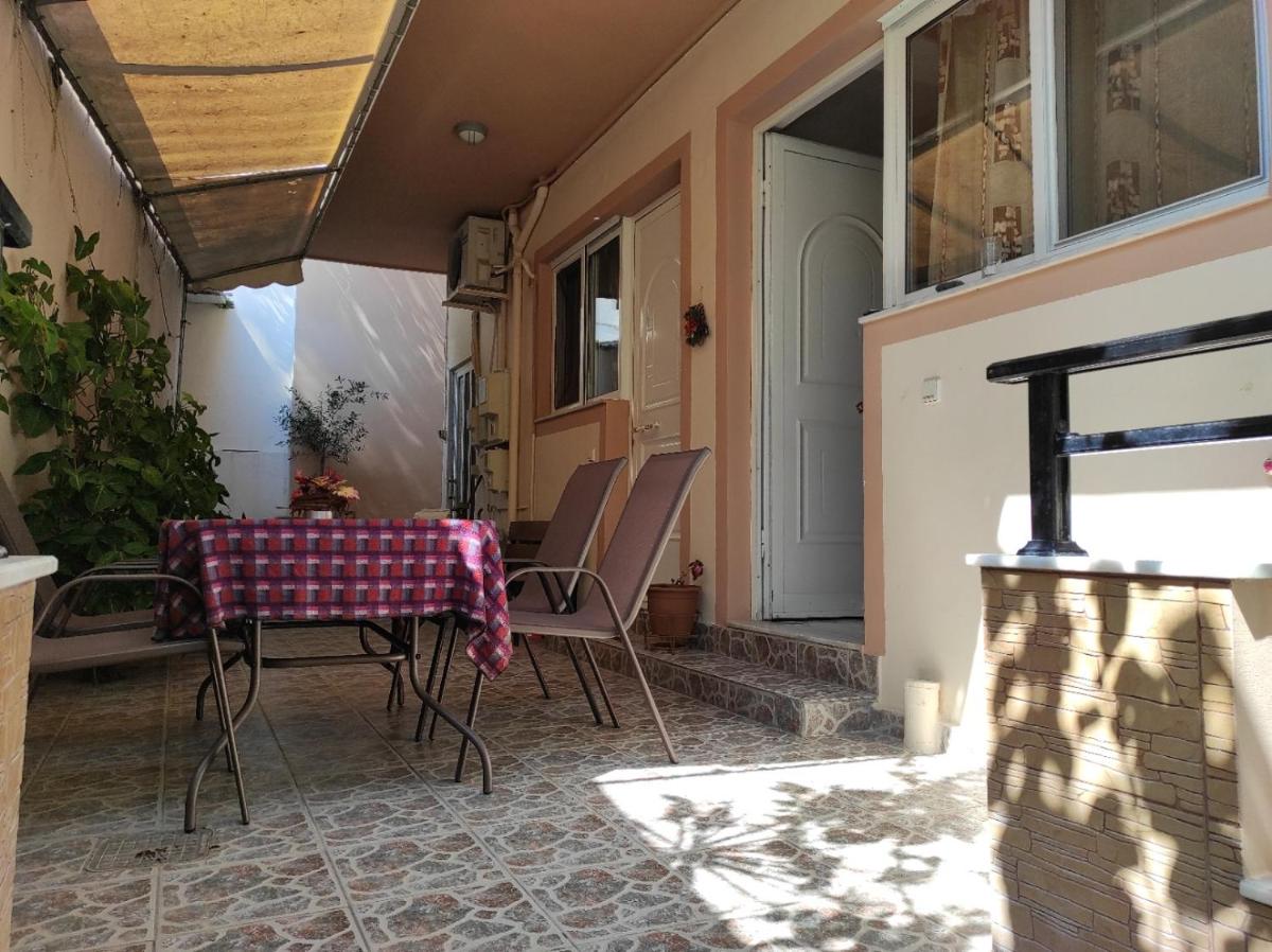 George's & Amalia's appartments 2 - Housity