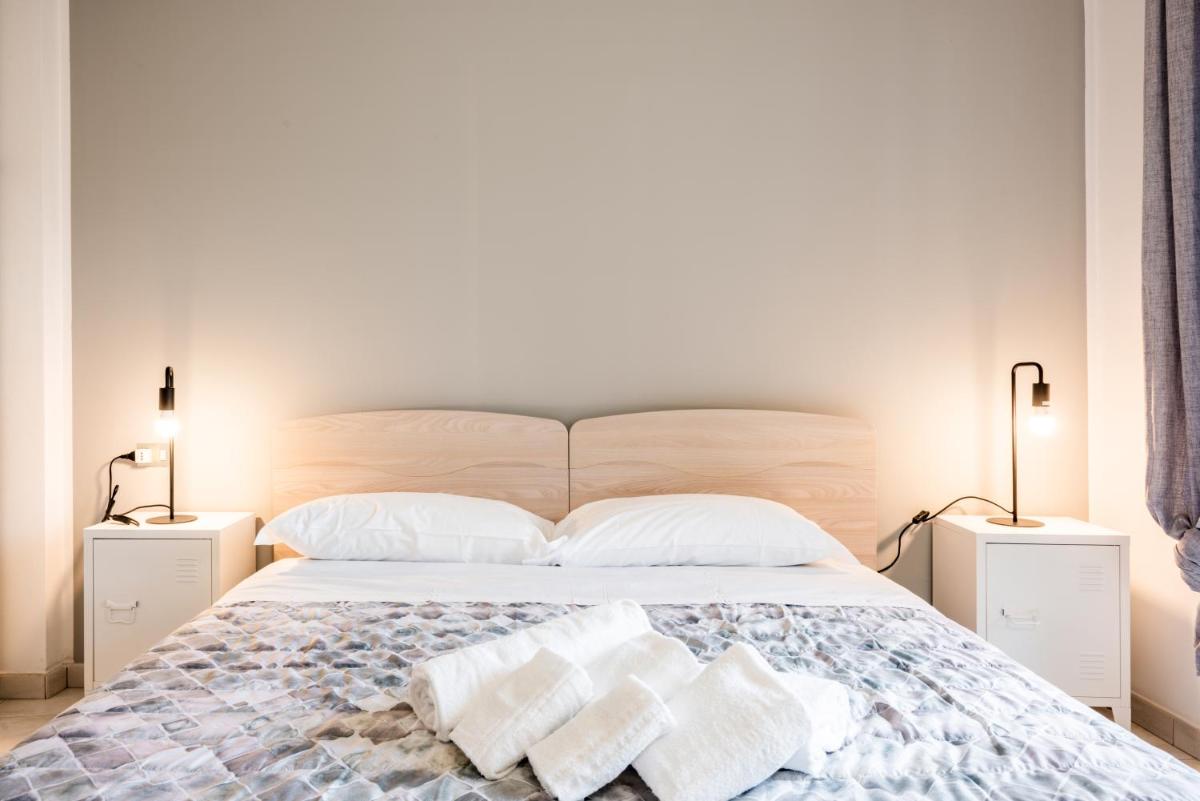 Luni Mare Modern Balcony Flat - Housity