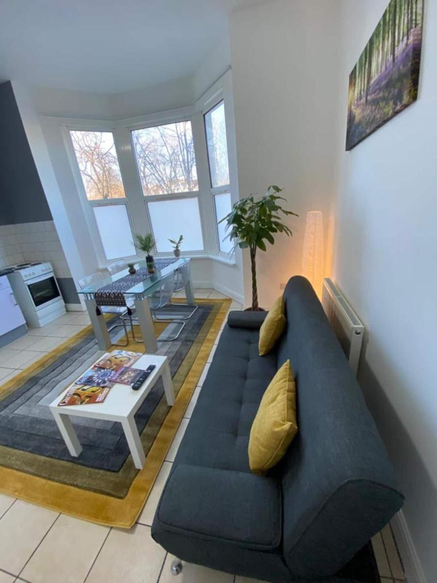 Stunning 1 Bed Spacious Apartment -Central Cardiff - Housity