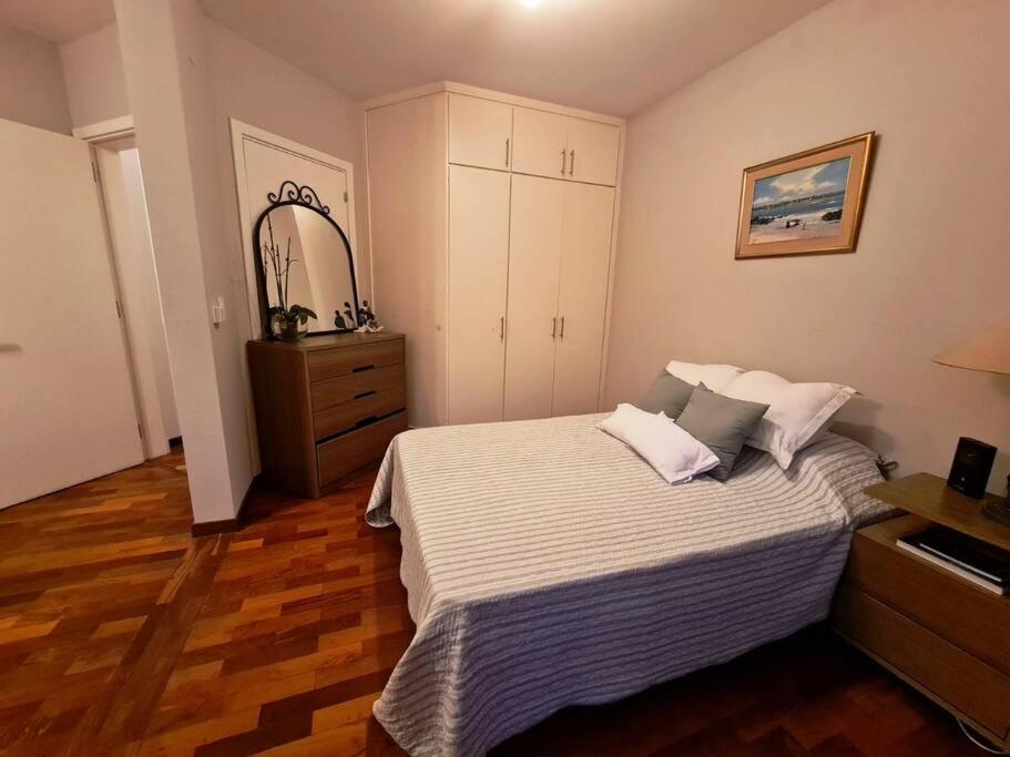 Suitetrails - Hermosa habitación en apartamento en Carrasco.