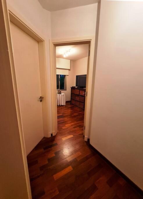 Suitetrails - Hermosa habitación en apartamento en Carrasco.