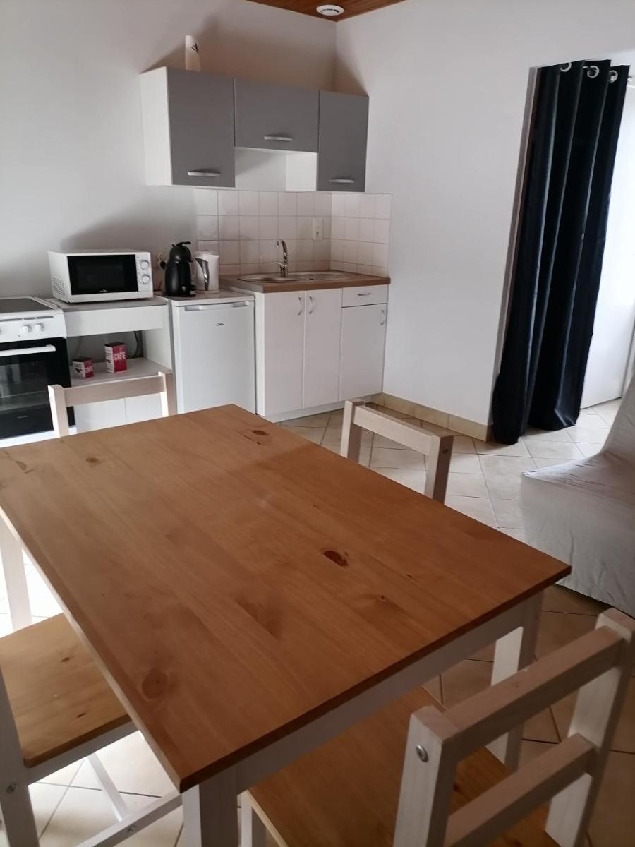 Giropode, maisonnette 36m2, 1/5 pers, cour fermée. - Housity