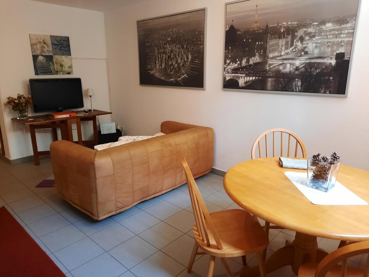 #10ilnumeroperfetto, independent entrance, private parking & garten - Housity