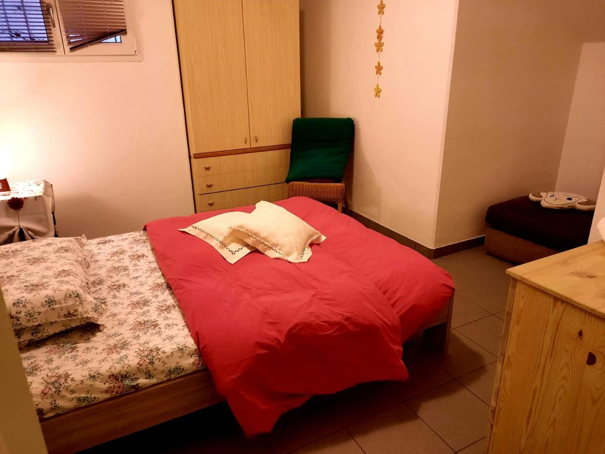 #10ilnumeroperfetto, independent entrance, private parking & garten - Housity