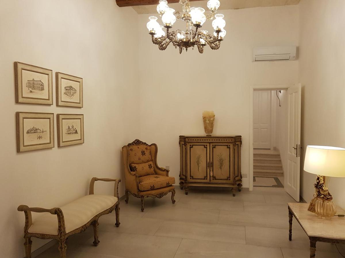 Tal-Kampjin - Housity