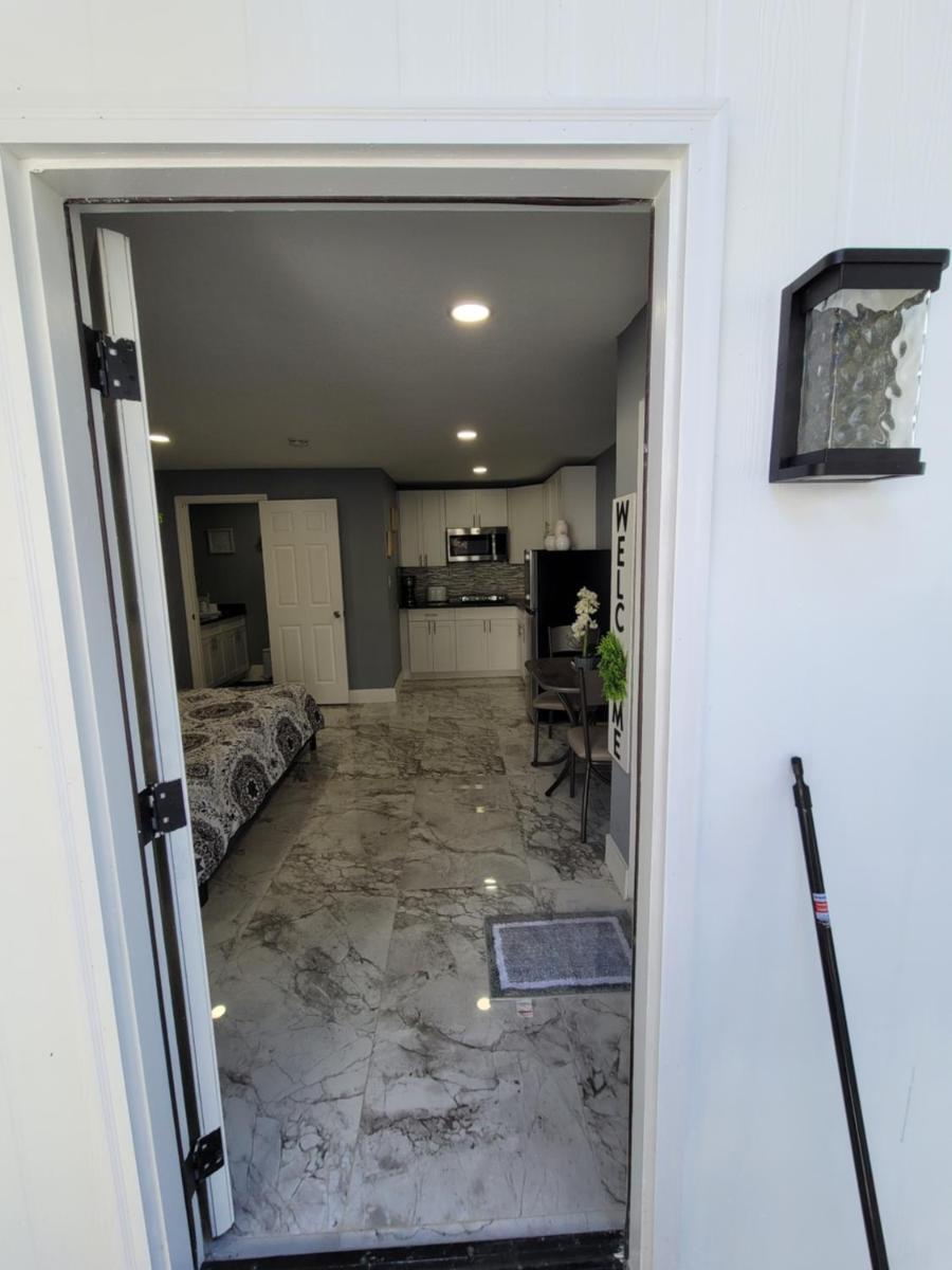 luxurious room close to everything - Housity