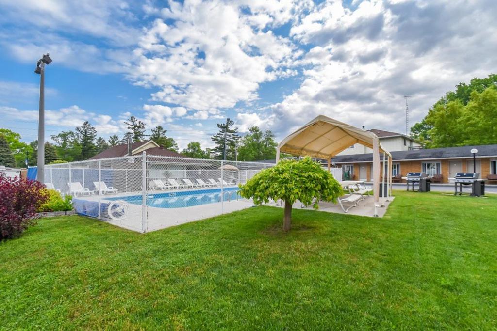 Beach Club by Beach1 Motel - Housity