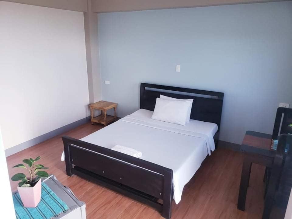 Suitetrails - BAGUIO Betty's Room Rental Couple/ Family Studio