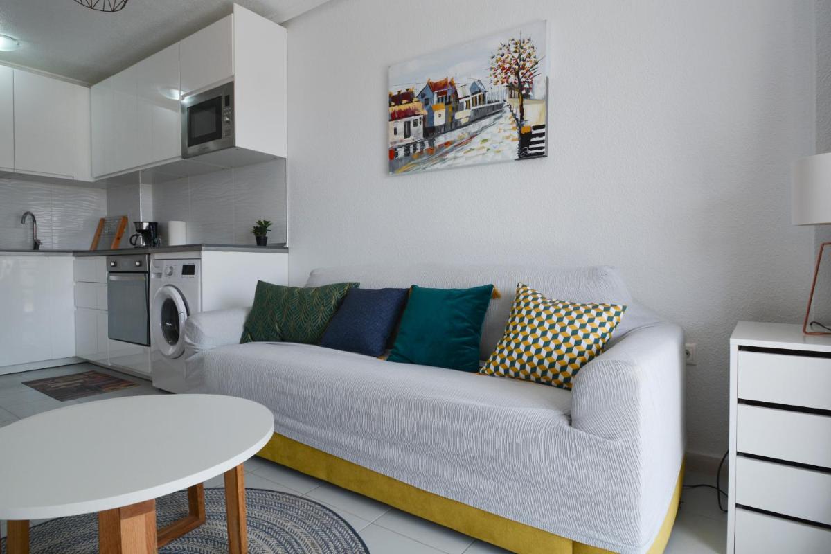 Apartment In Urb San Luis Tourist Rental Paco - Housity