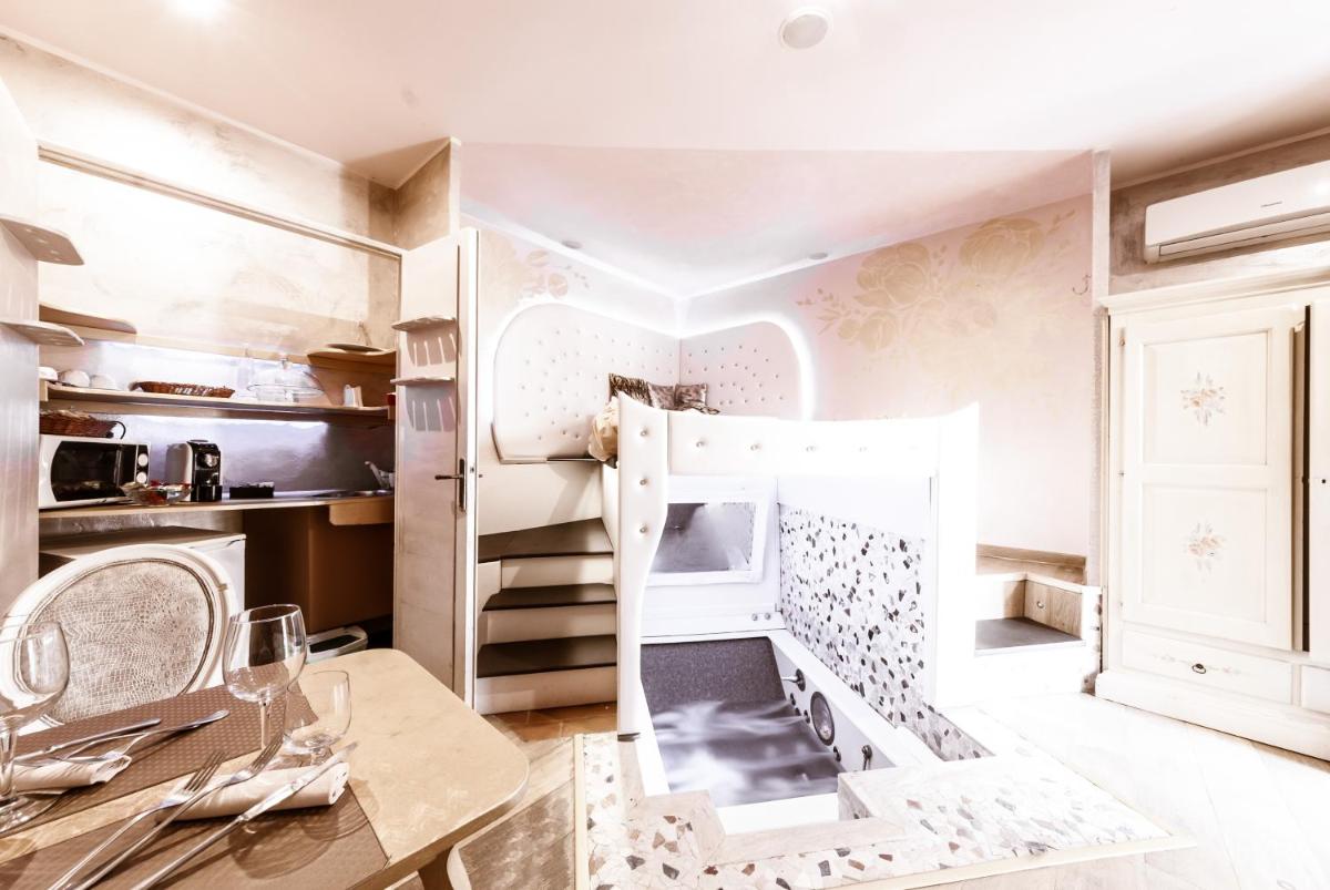 Il Nido d'Amore - Lorenzana Colombaie - Housity
