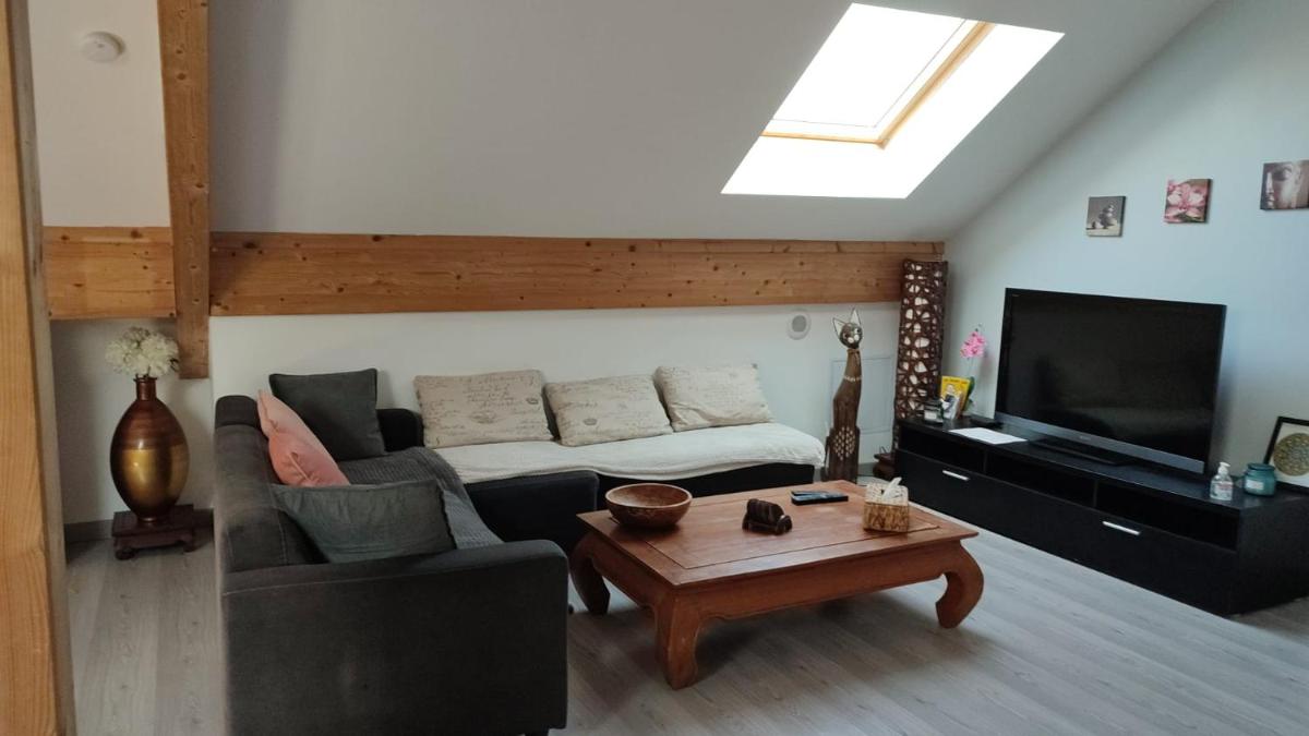 Chez Jo et Mel - Gite et Yourtes - Housity