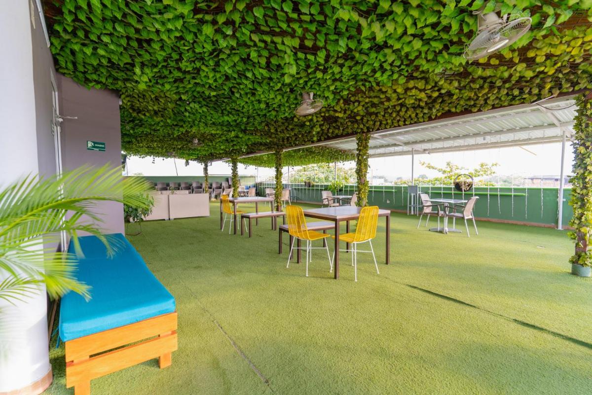 Hotel Plataneras Plaza - Housity