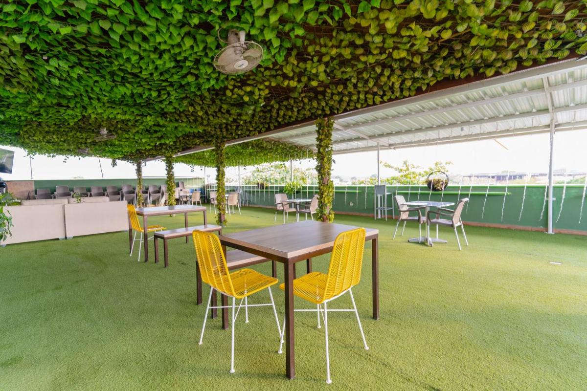 Hotel Plataneras Plaza - Housity