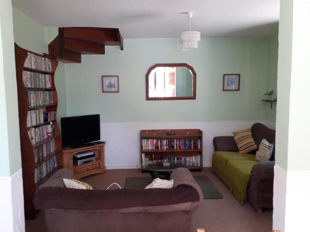 Inviting 3-Bed House in langourla brittany - Housity