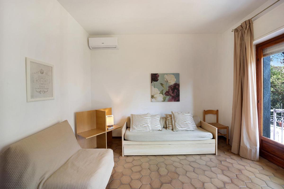 Emanuel Blu - Piano rialzato 5 - Housity