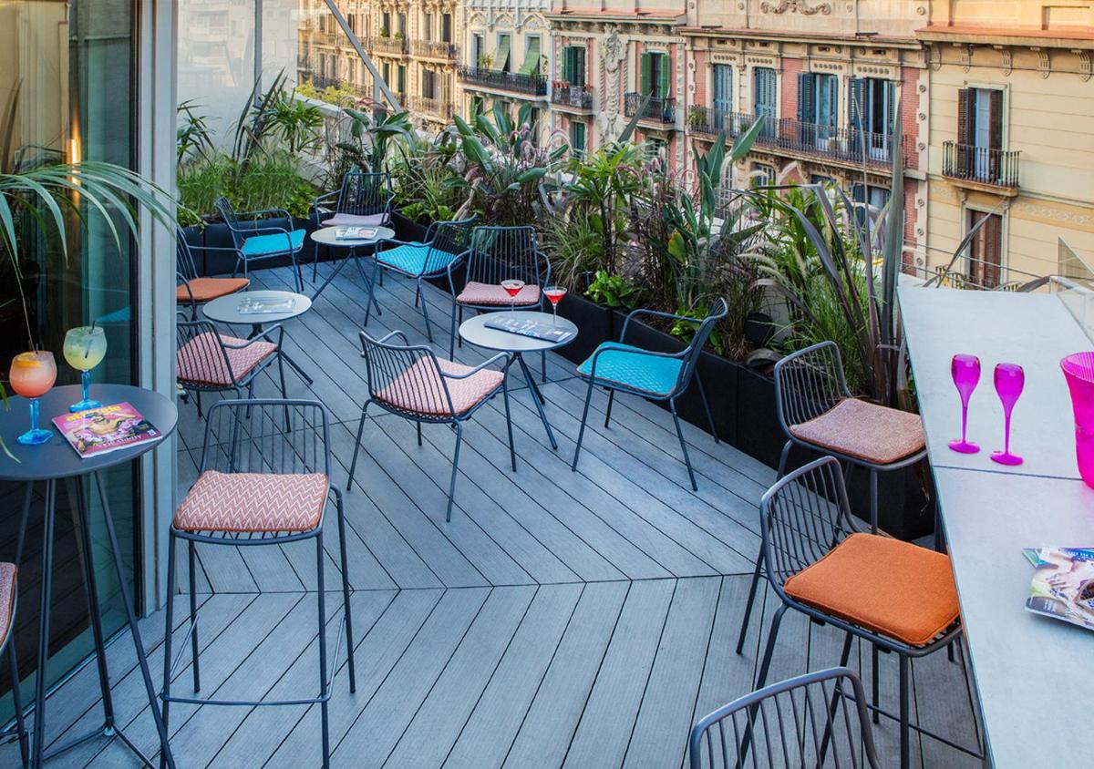 Un restaurante o sitio para comer en Axel Hotel Barcelona - Adults Only