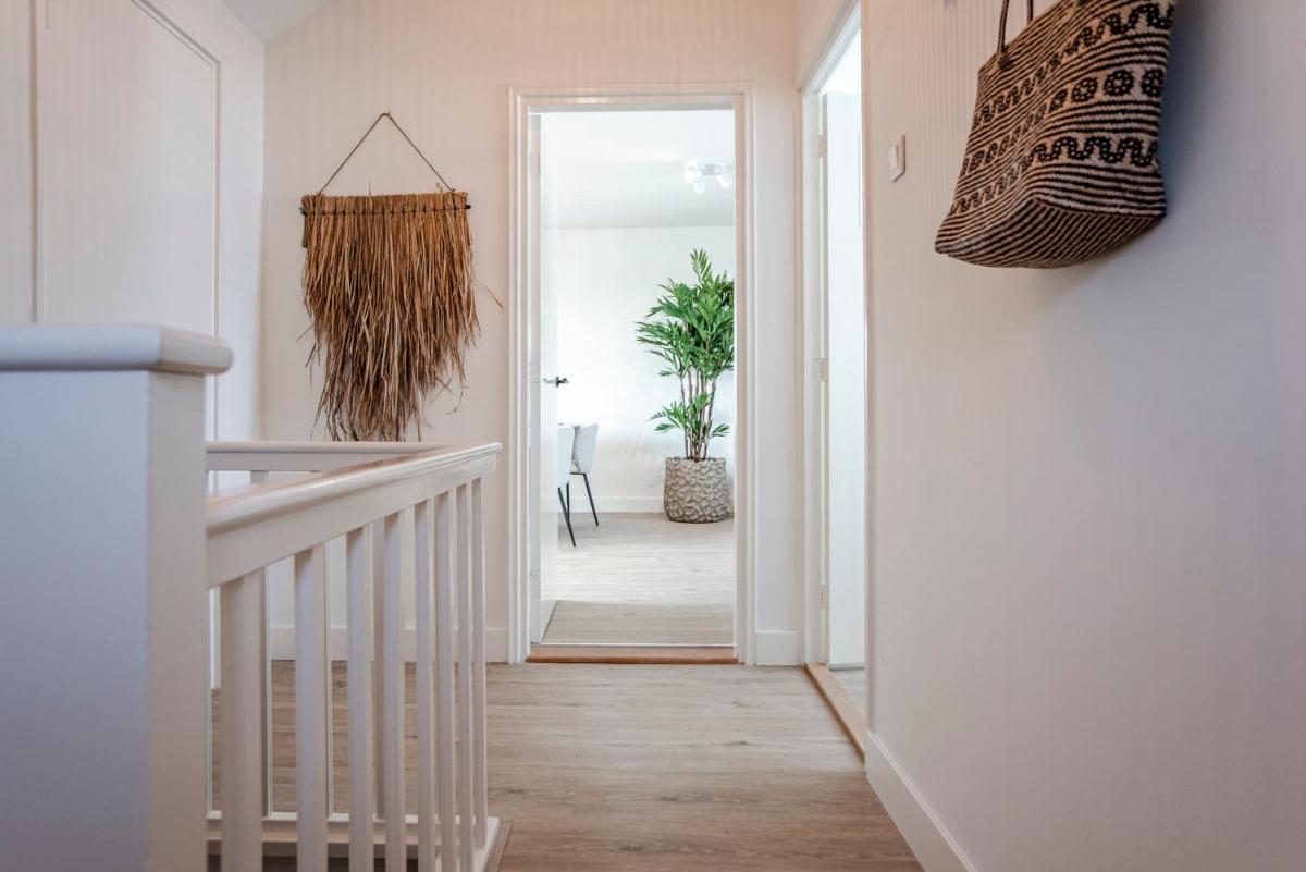 Yucca Beachhouse - Luxury Loft Apartment - Housity