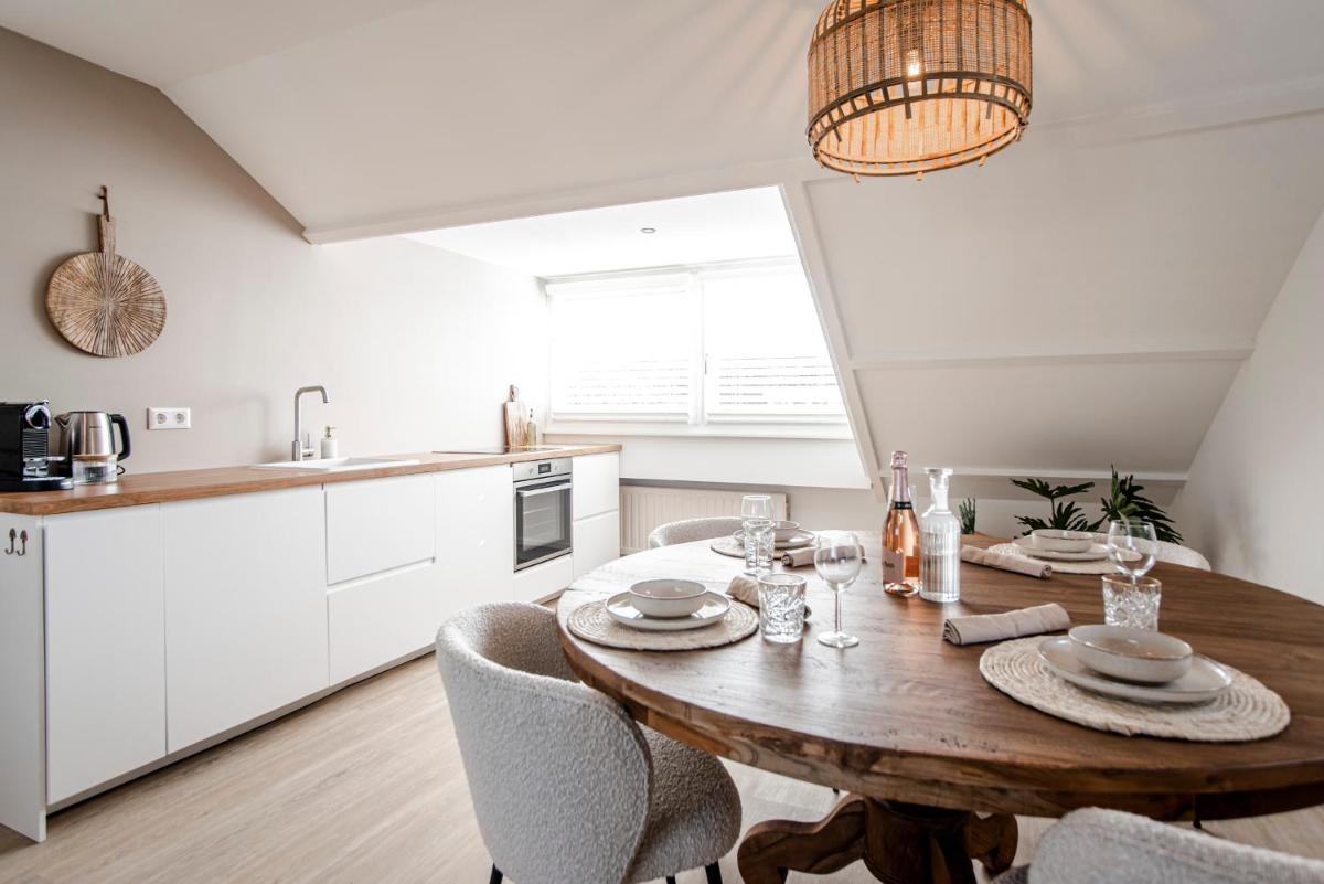 Yucca Beachhouse - Luxury Loft Apartment - Housity