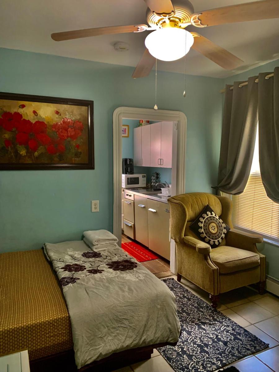 The Insight room is well-appointed - Housity