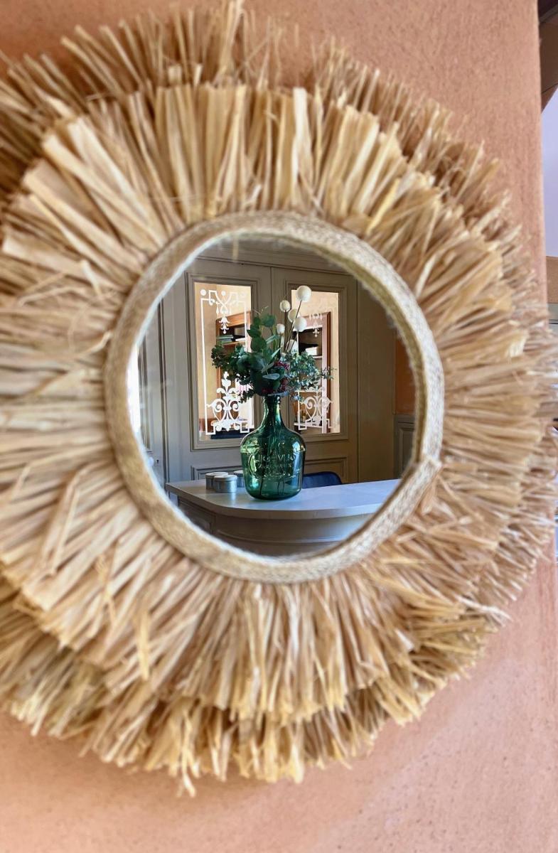 Photo de la galerie de l'établissement Hôtel Le Mas des Grès & Restaurant Sous les Platanes, à Lagnes