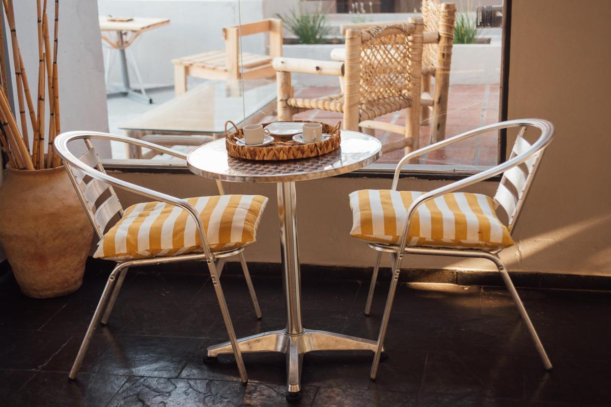 El Refugio Hotel - Housity