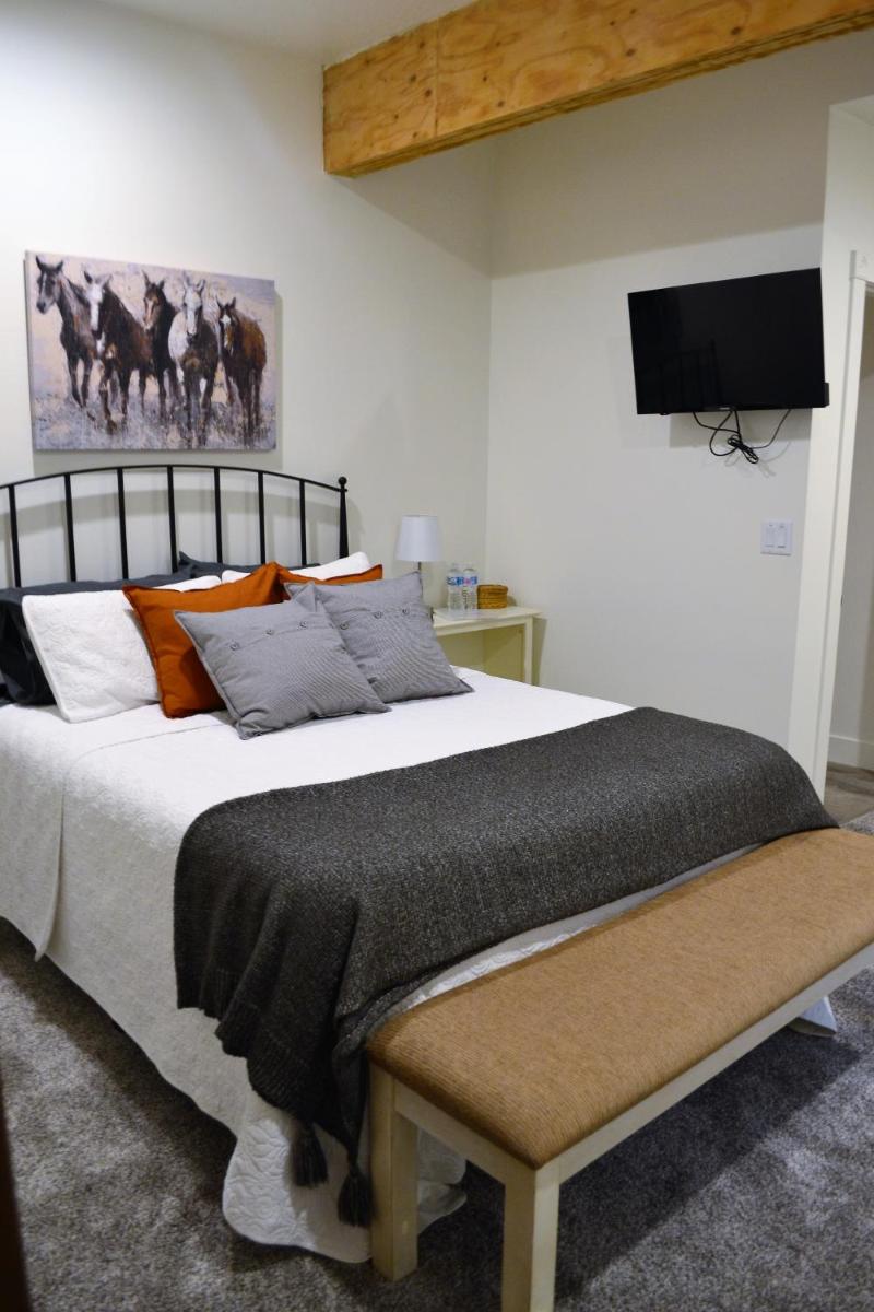 Sevier River Farmhouse 3 - Housity