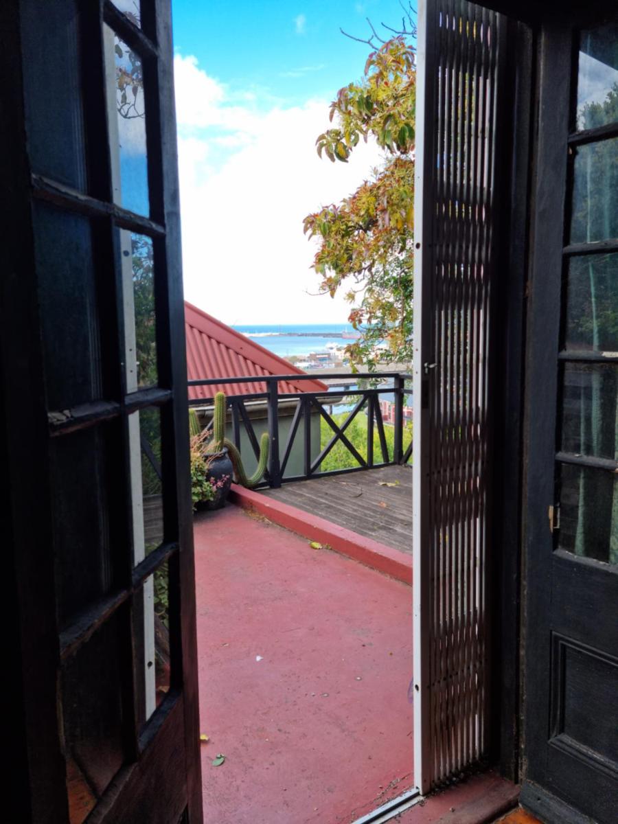 Bronze Harbour House - Housity