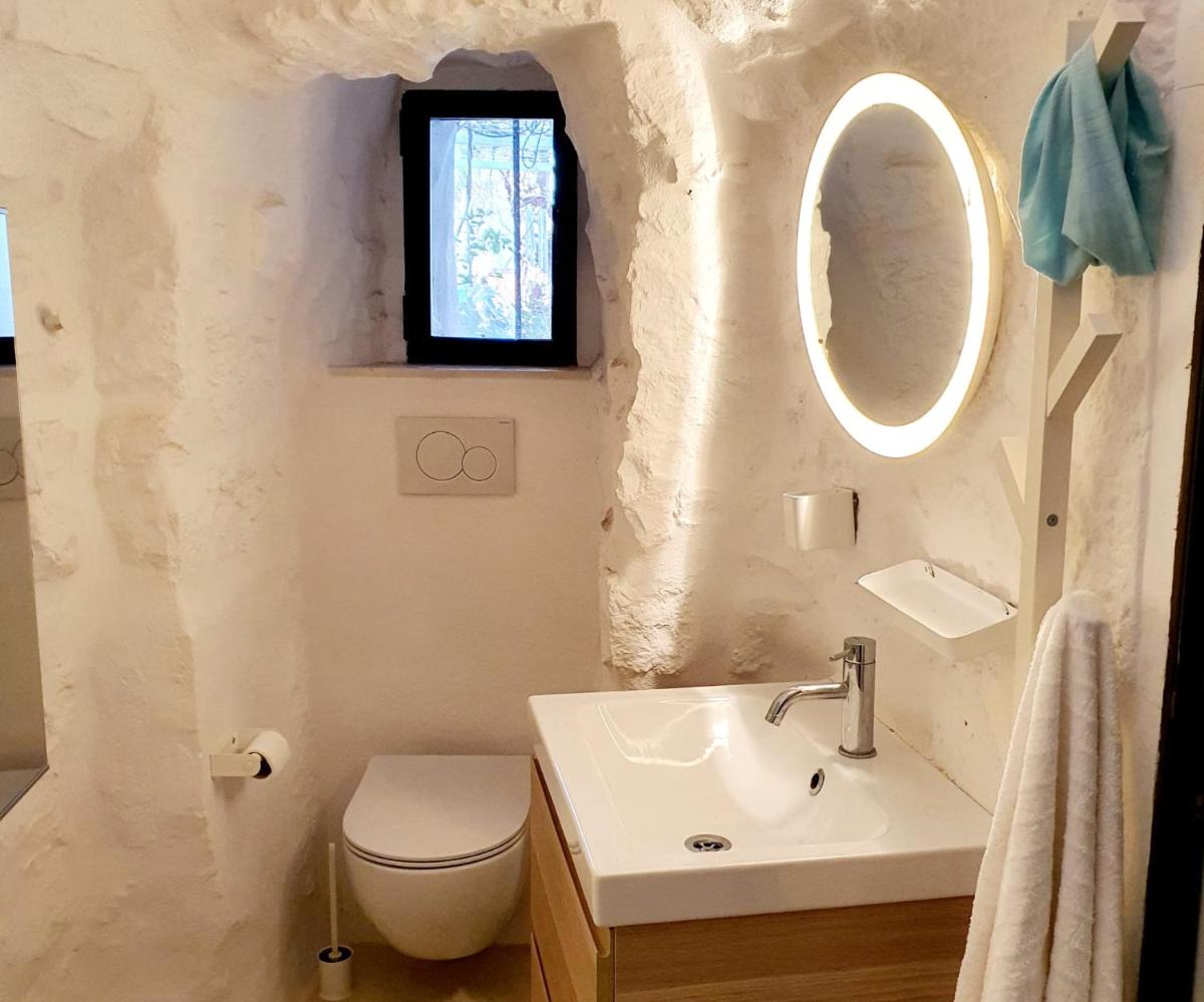 Suitetrails - Beautiful Garden Apartment in Cisternino