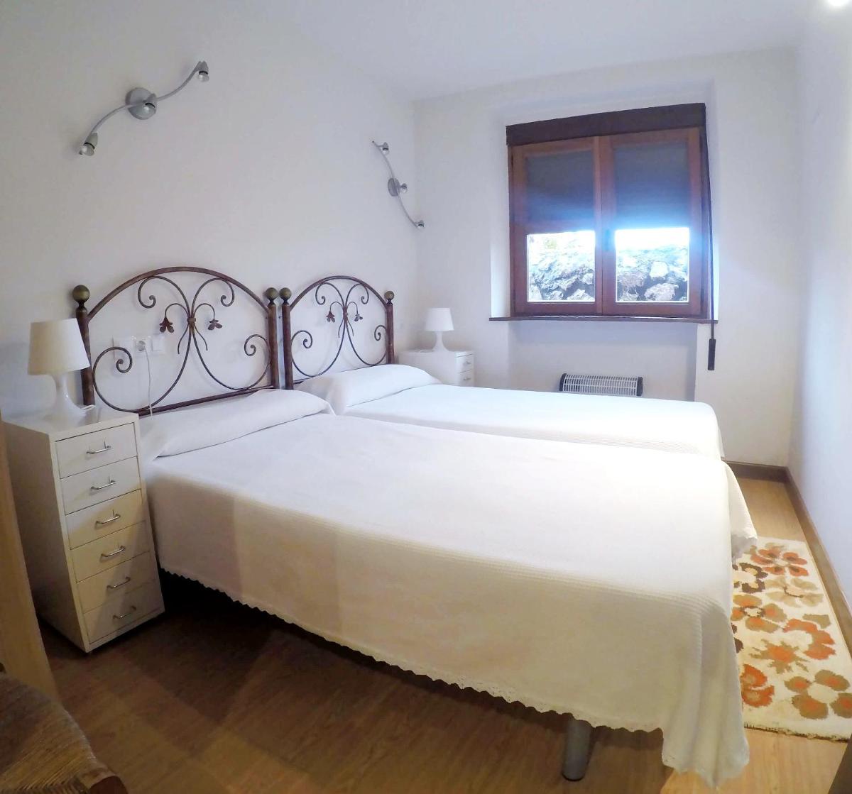 Apartamentos Rurales Vallanu rodeados de naturaleza en Llanes y a 3 kilómetros de las playas - Housity