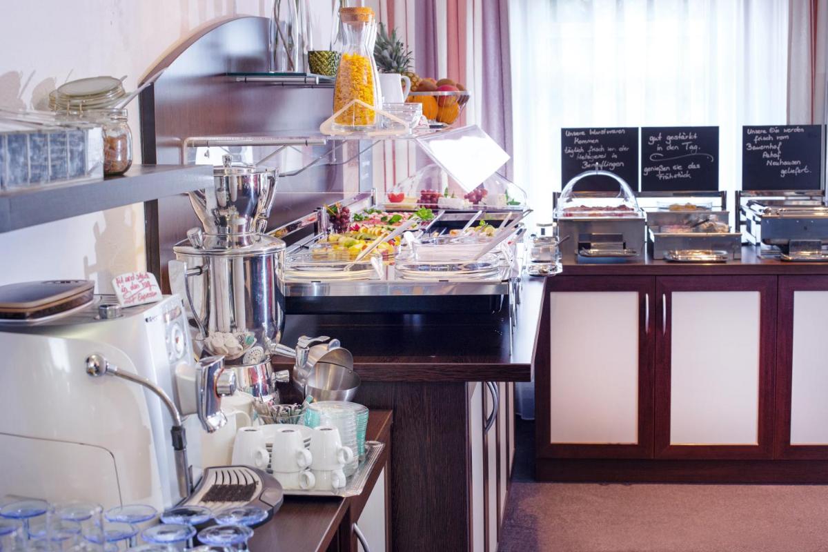 UNO Hotel Stuttgart Großbettlingen - Housity
