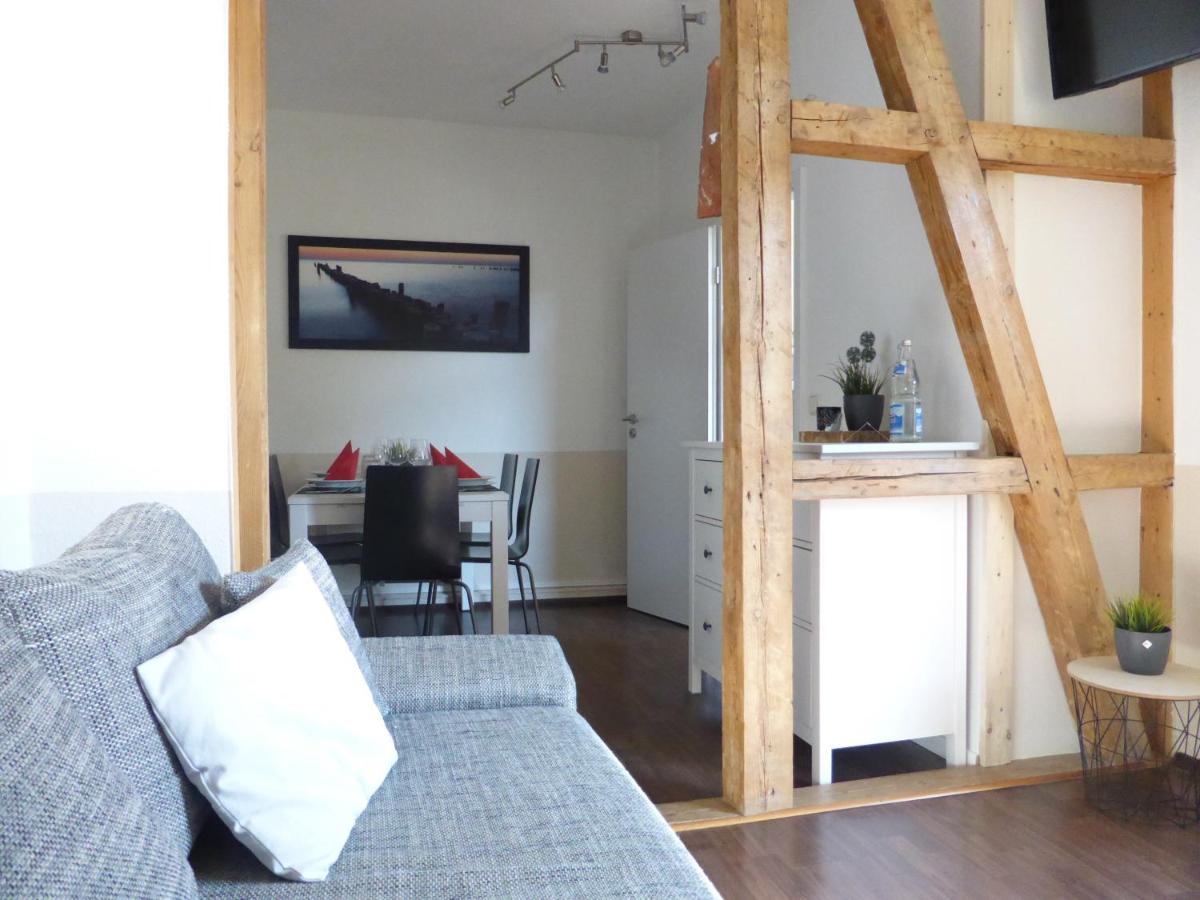 Ferienwohnung Friedrich Schiller, 2 Schlafzimmer, Balkon,kostenloses WiFi, nähe Zentrum, - Hizvo