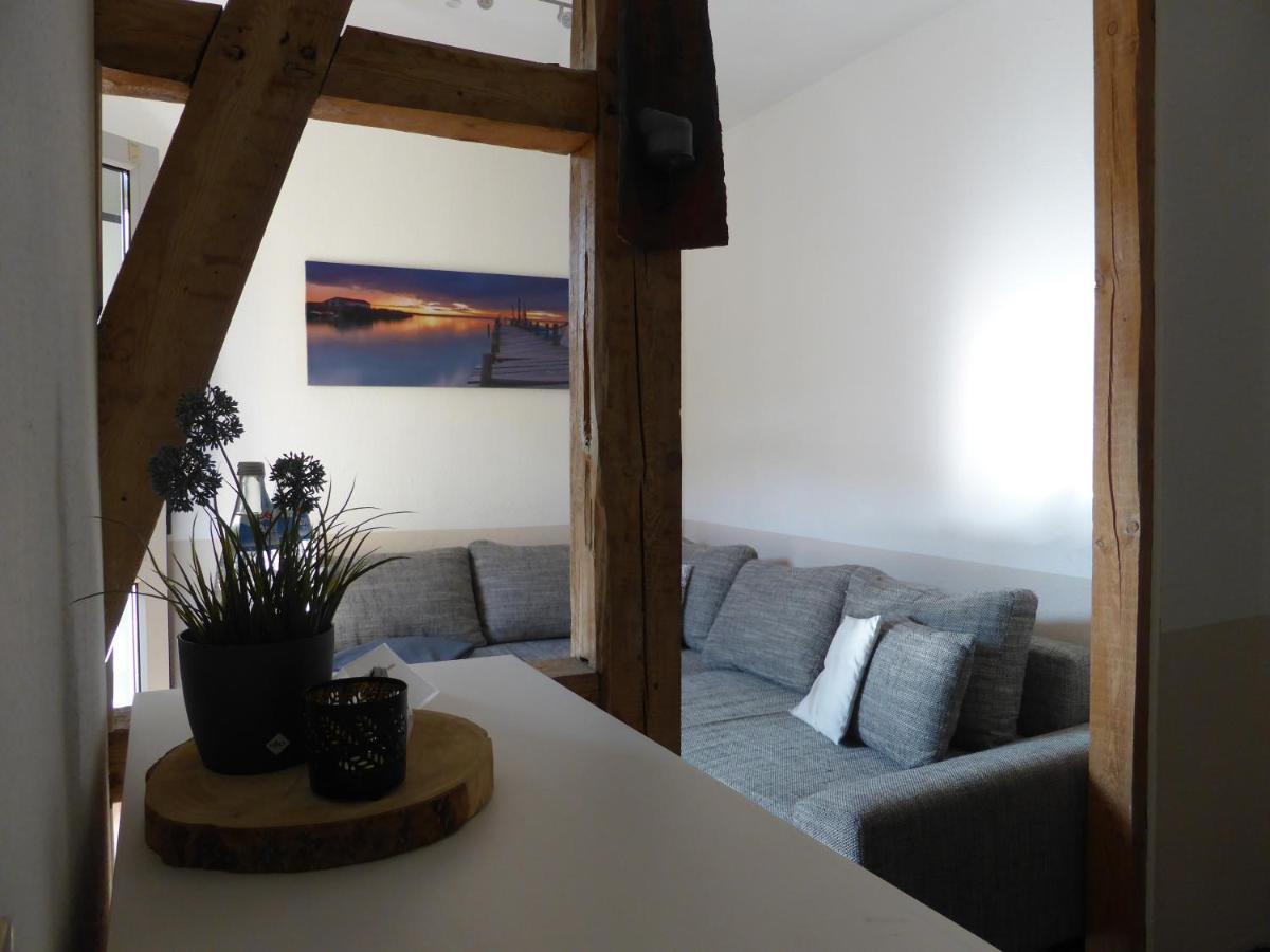 Ferienwohnung Friedrich Schiller, 2 Schlafzimmer, Balkon,kostenloses WiFi, nähe Zentrum, - Hizvo