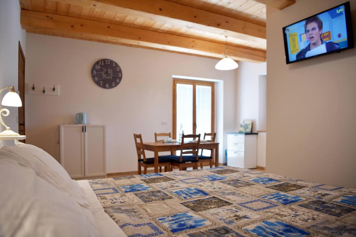 Casa Montefiore 13 Iris LT nella tranquilla campagna Marchigiana - Hizvo