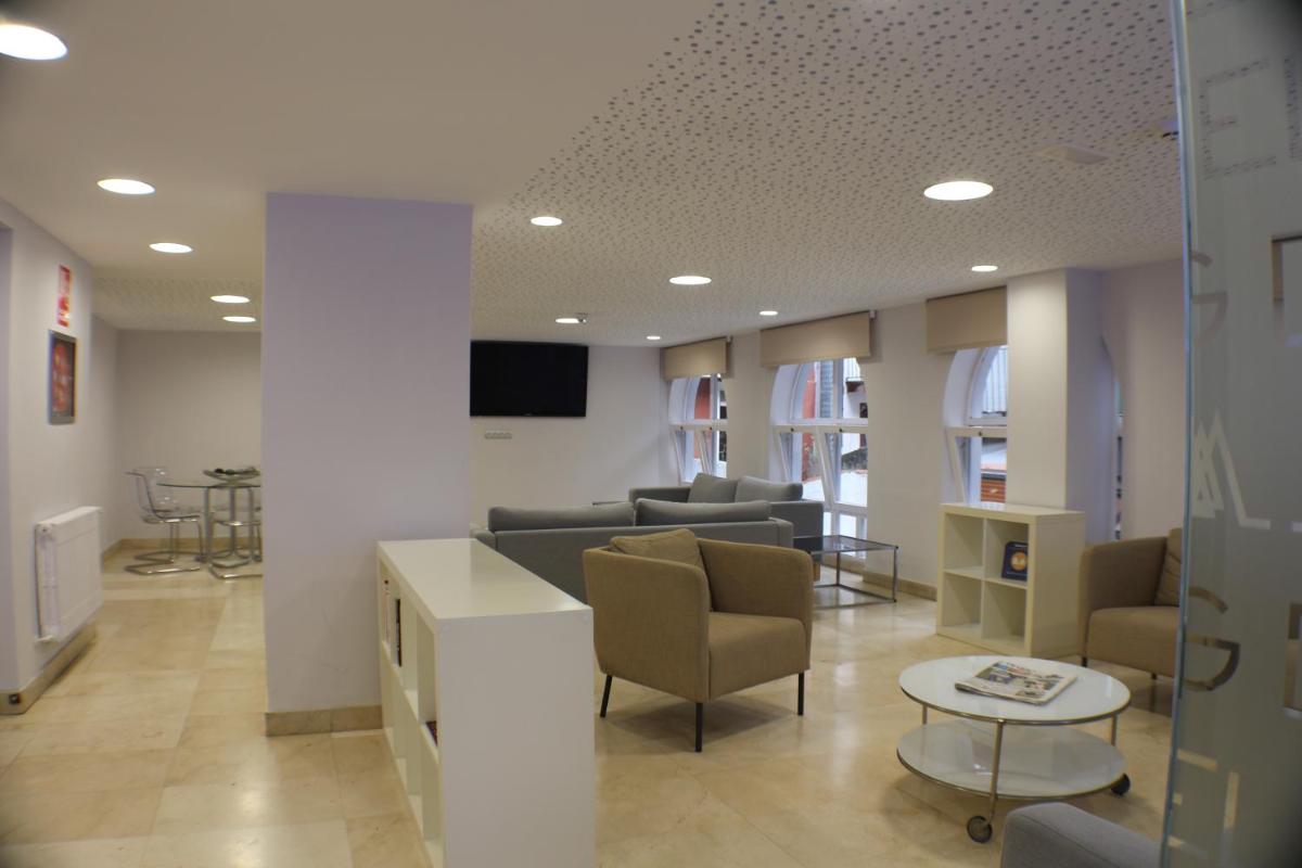 Hotel Picos De Europa - Housity